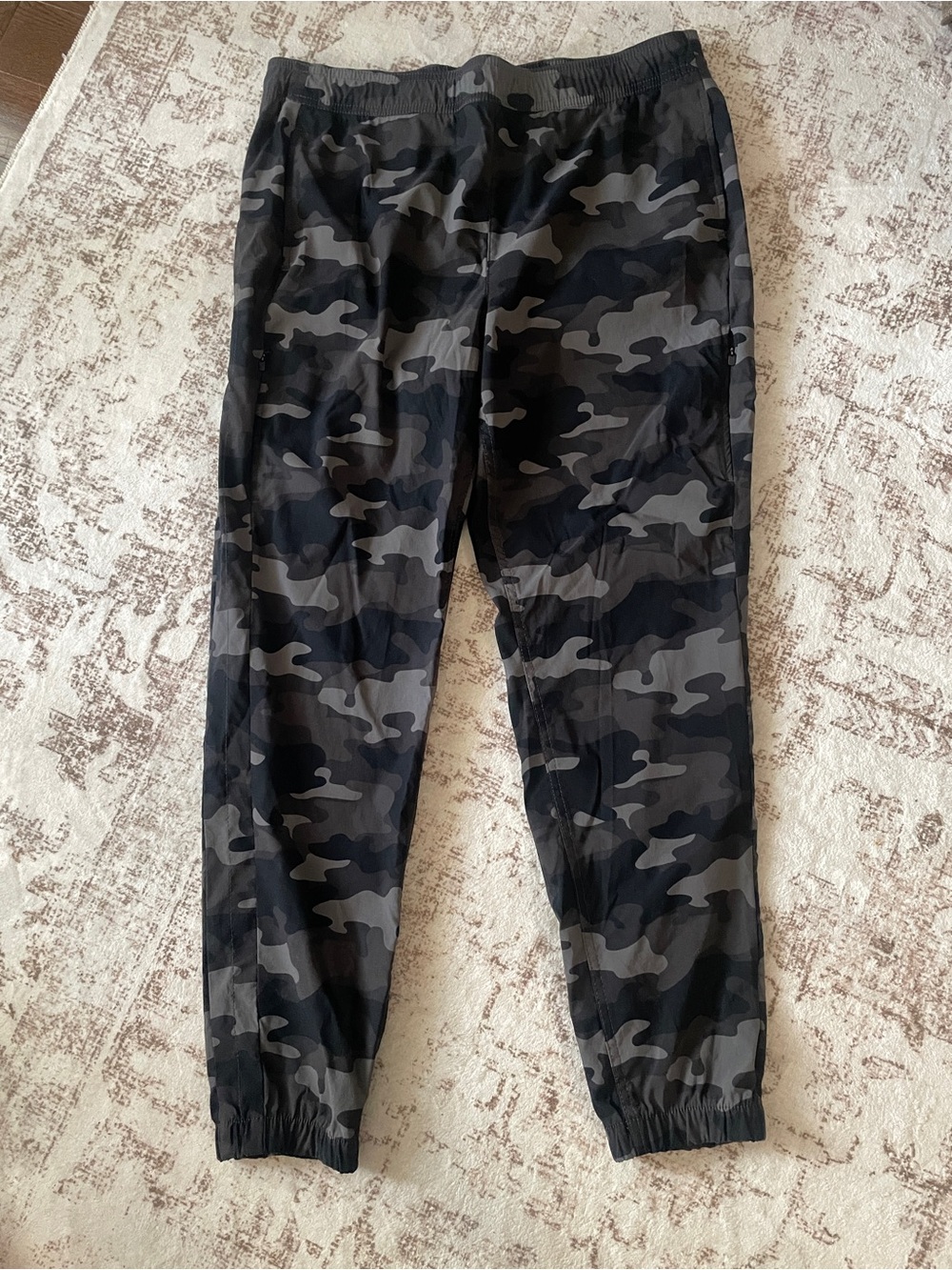 Women’s Black/Grey Camo Jogger Pants - Eddie Bauer Ascent | size 10